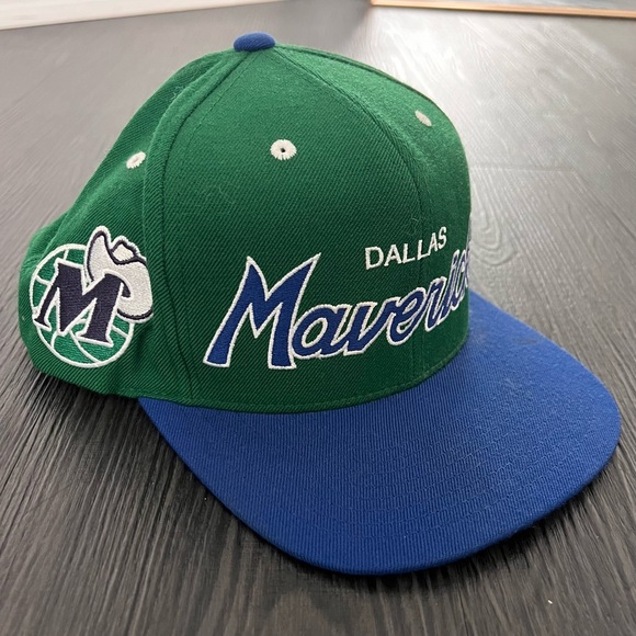 Mitchell & Ness Dallas Mavericks Hat - Picture 2 of 6